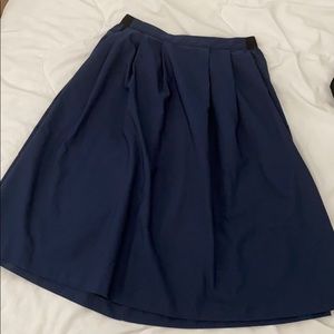 Cute skirt with stretchy waist (navy blue)
